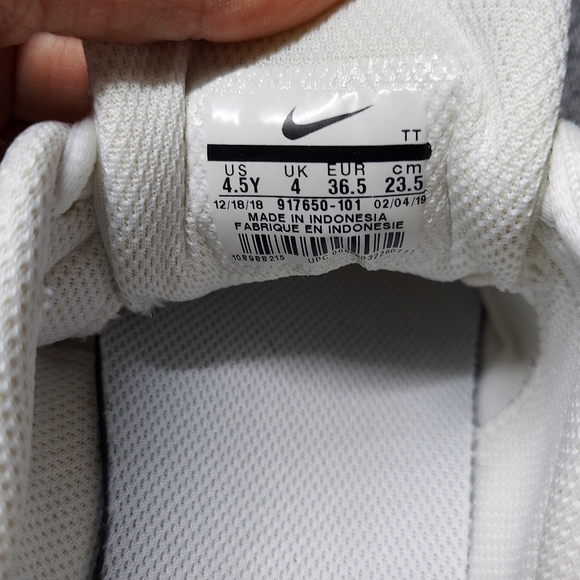 nike kids air max motion